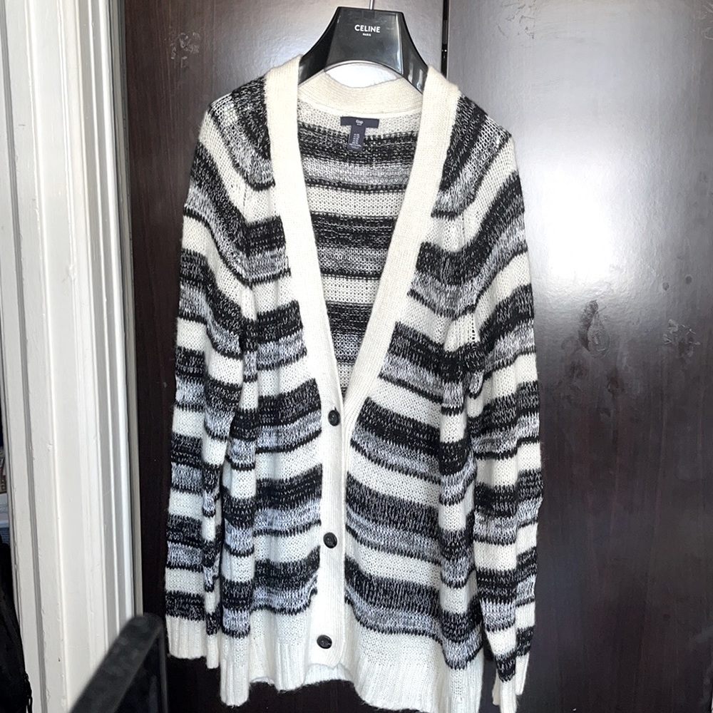 Gap Cardigan sweater. Size-XL,Crochet mesh, striped, buttoned.